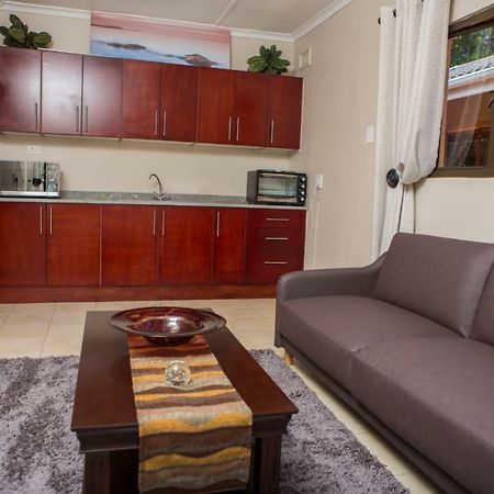 دوربان Dyna Guest House المظهر الخارجي الصورة